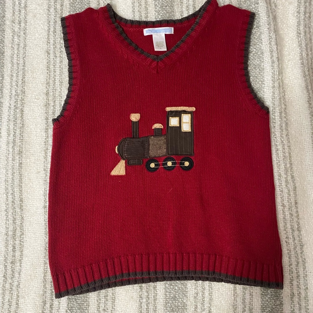 vintage little boys sweater vest but fits woman’s size small💼🧳🪡